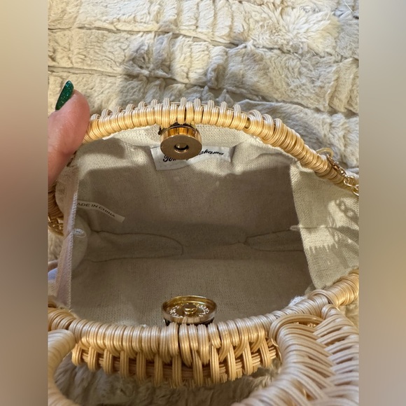 Brand new Tommy Bahama Wicker Woven Whale Crossbody Purse gold chain Clutch Bag - Picture 5 of 7